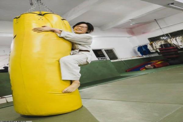 棒球运动培训班报名与收费标准
